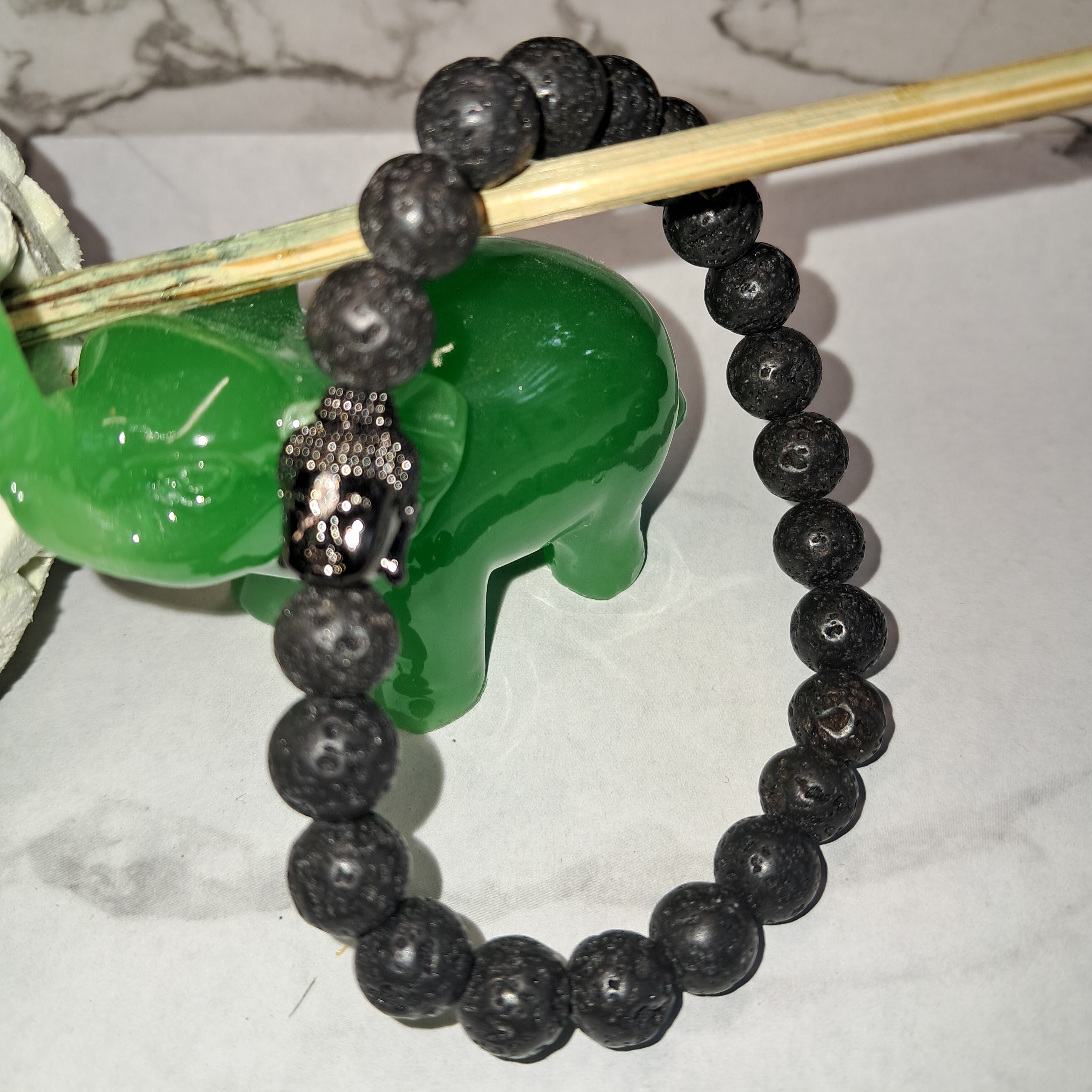 Bracelet mixte en perle de lave noir - Style zen - Perles et Buddha noir