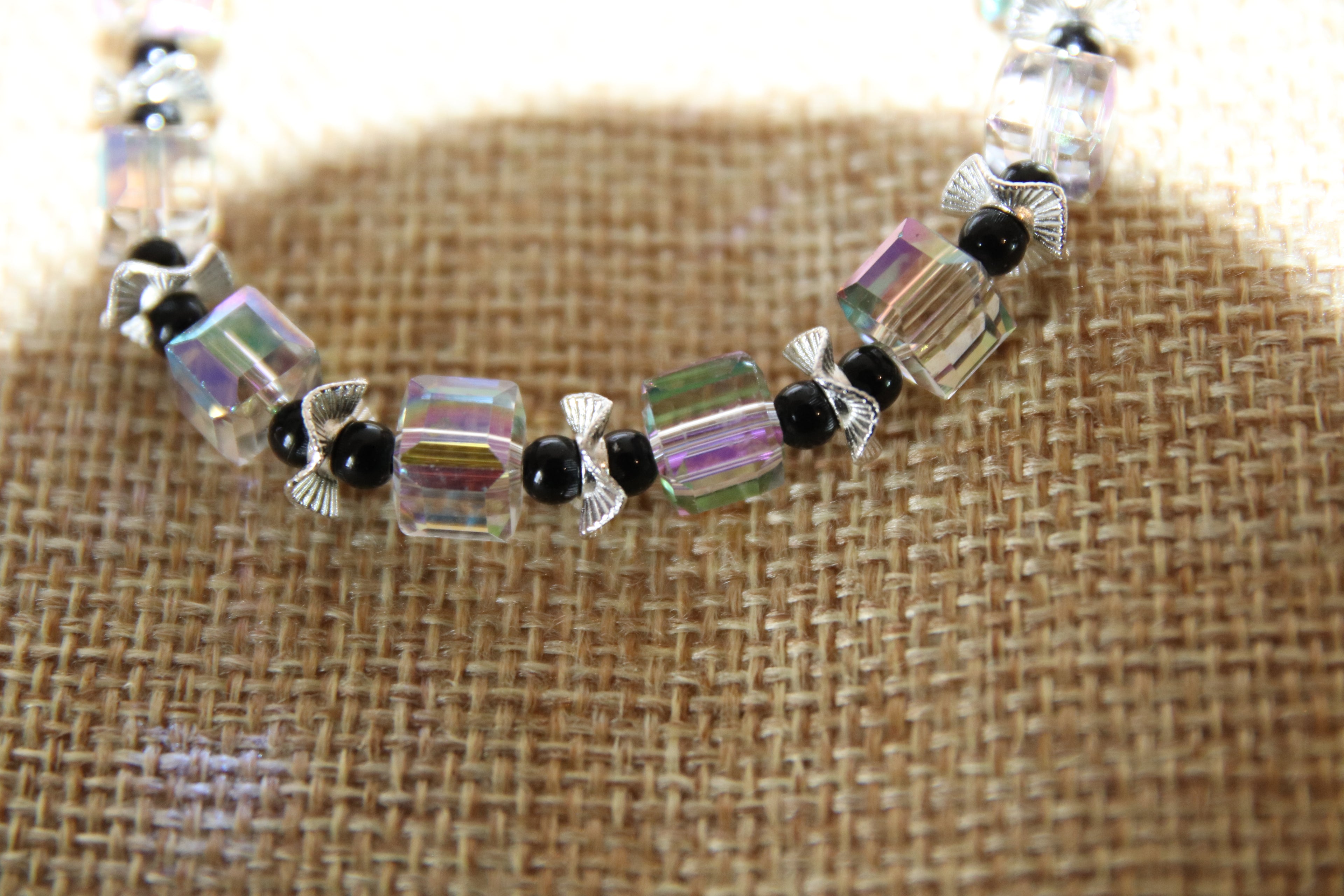 Bracelet perles noires et blanches