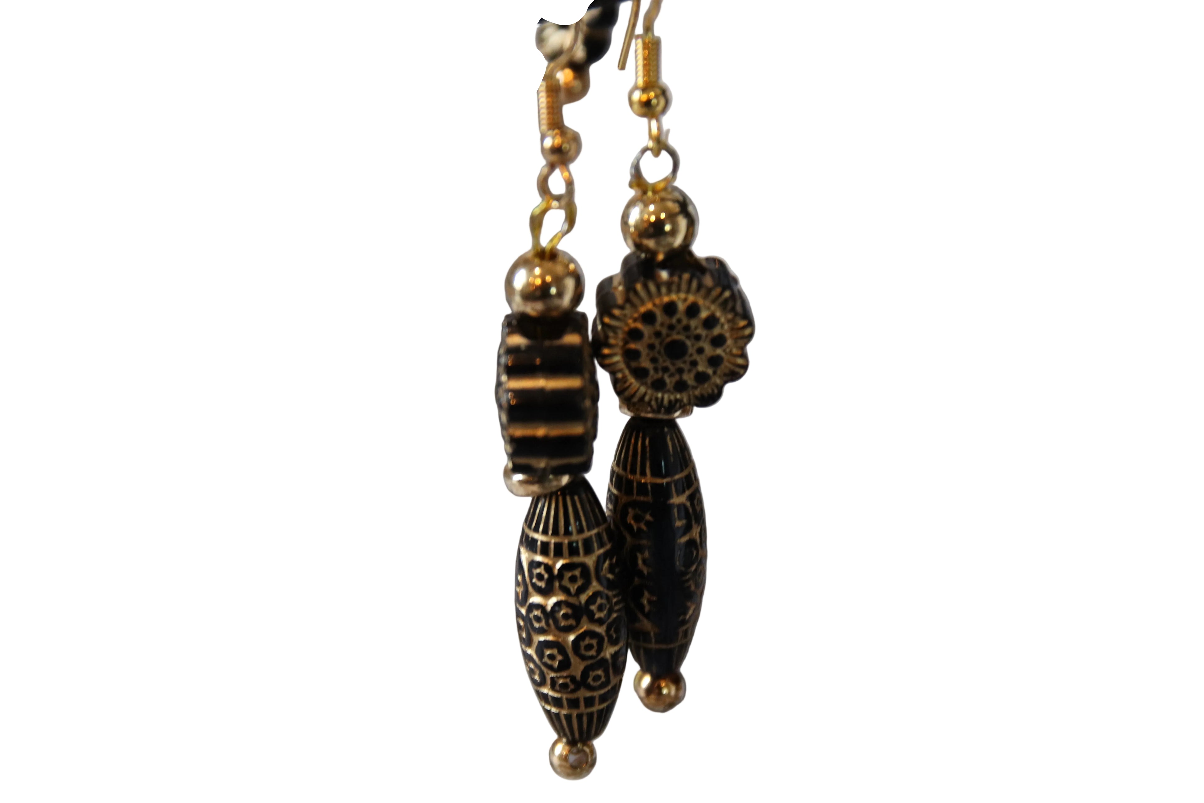 Boucles d'oreilles perles noir et or