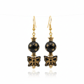Boucles noir et or chic fond blanc